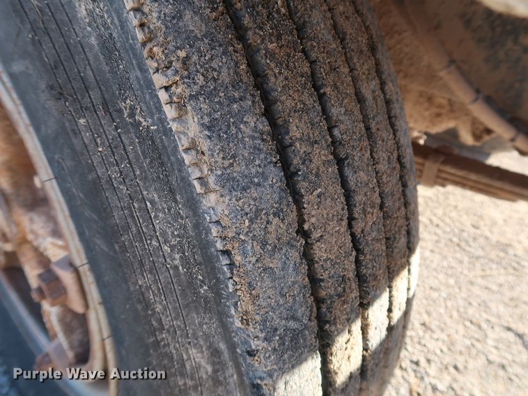 image for item DK3639 1994 International 4700  fuel truck