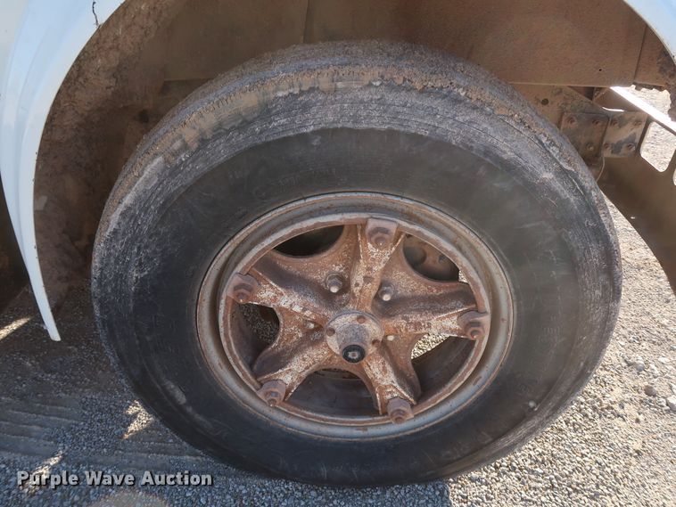 image for item DK3639 1994 International 4700  fuel truck