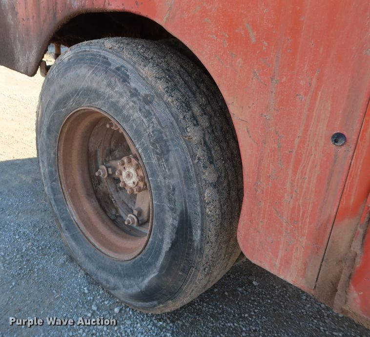 image for item DK3639 1994 International 4700  fuel truck