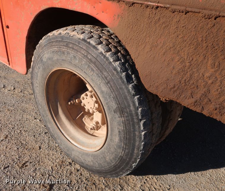 image for item DK3639 1994 International 4700  fuel truck