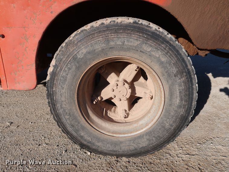 image for item DK3639 1994 International 4700  fuel truck