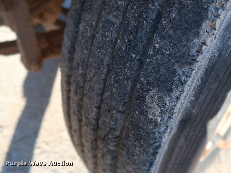 image for item DK3639 1994 International 4700  fuel truck