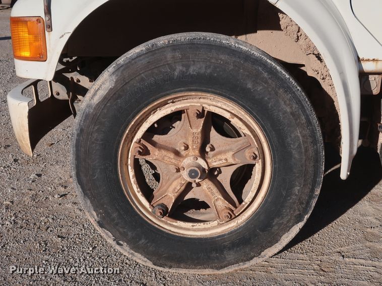 image for item DK3639 1994 International 4700  fuel truck