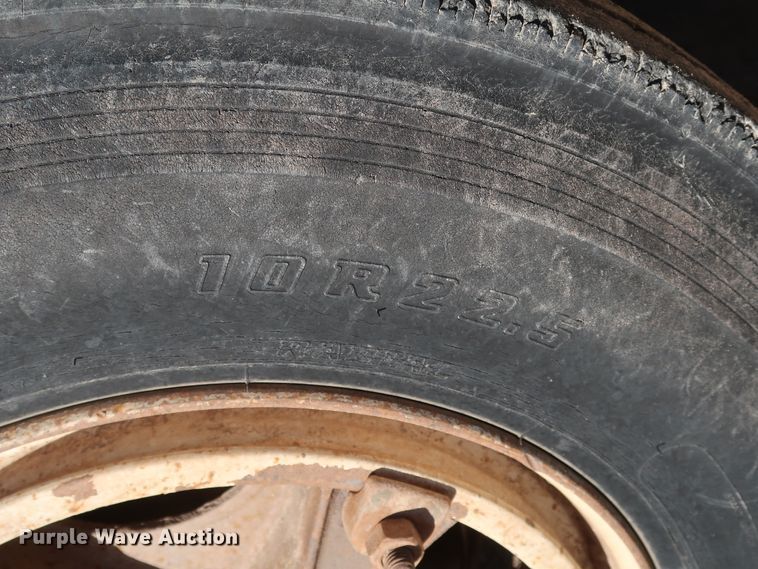 image for item DK3639 1994 International 4700  fuel truck