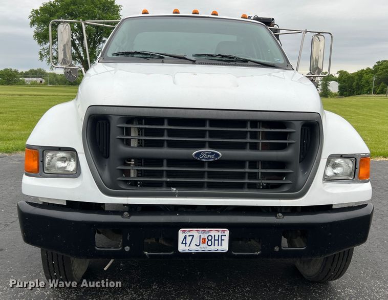 image for item DL4267 2000 Ford F650 Super Duty XL  utility / service truck