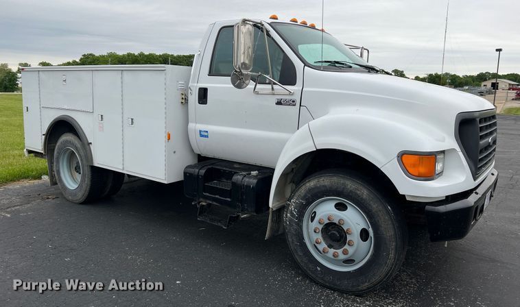 image for item DL4267 2000 Ford F650 Super Duty XL  utility / service truck