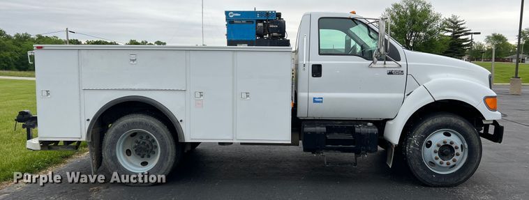 image for item DL4267 2000 Ford F650 Super Duty XL  utility / service truck