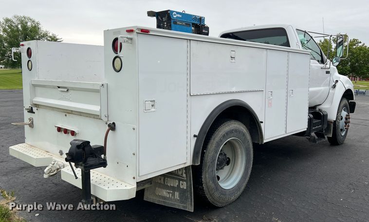 image for item DL4267 2000 Ford F650 Super Duty XL  utility / service truck