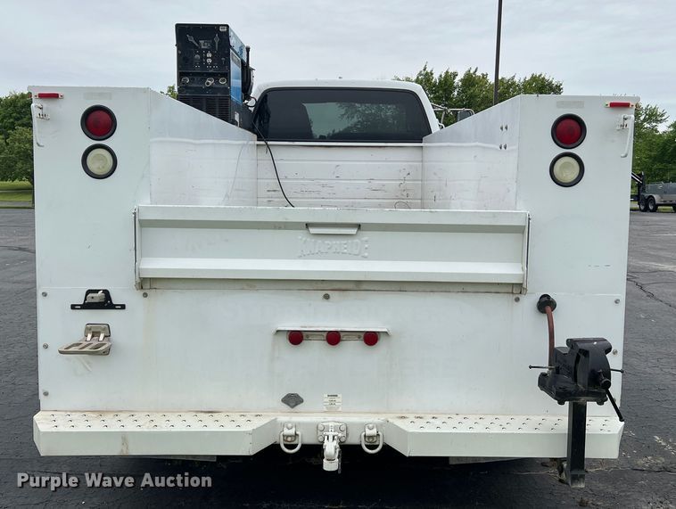 image for item DL4267 2000 Ford F650 Super Duty XL  utility / service truck