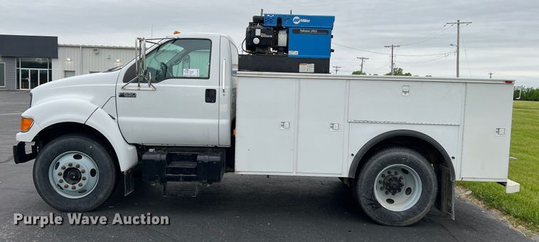 image for item DL4267 2000 Ford F650 Super Duty XL  utility / service truck