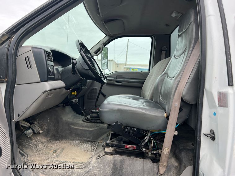 image for item DL4267 2000 Ford F650 Super Duty XL  utility / service truck