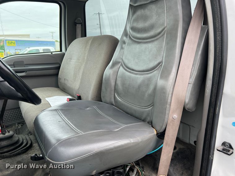 image for item DL4267 2000 Ford F650 Super Duty XL  utility / service truck