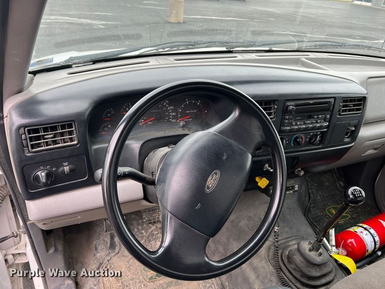 image for item DL4267 2000 Ford F650 Super Duty XL  utility / service truck