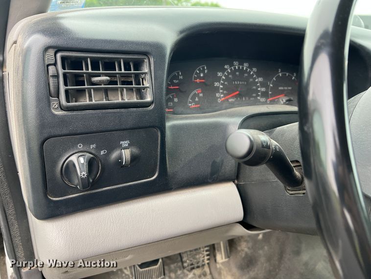 image for item DL4267 2000 Ford F650 Super Duty XL  utility / service truck