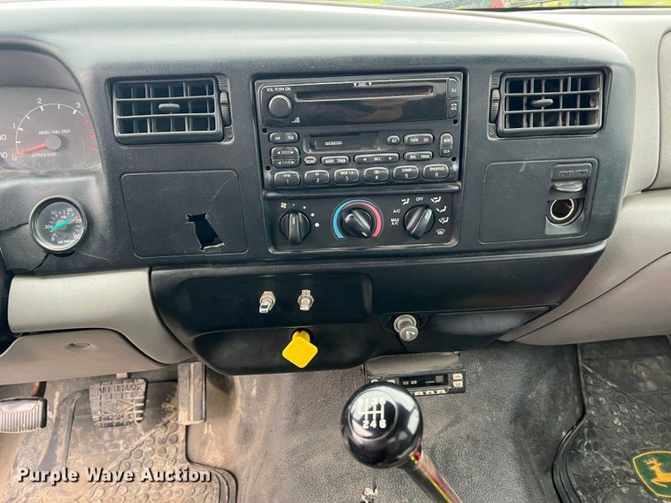 image for item DL4267 2000 Ford F650 Super Duty XL  utility / service truck