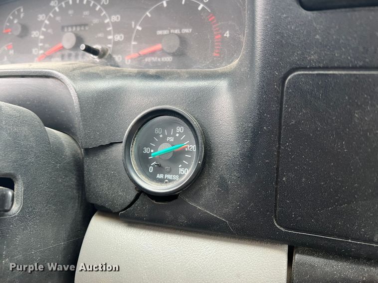 image for item DL4267 2000 Ford F650 Super Duty XL  utility / service truck