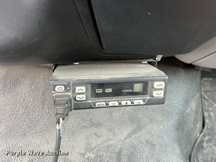 image for item DL4267 2000 Ford F650 Super Duty XL  utility / service truck