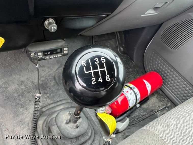 image for item DL4267 2000 Ford F650 Super Duty XL  utility / service truck