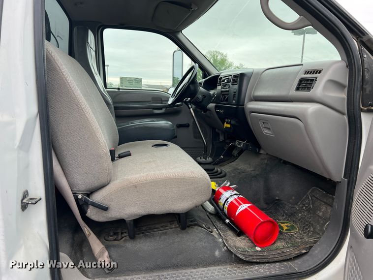 image for item DL4267 2000 Ford F650 Super Duty XL  utility / service truck