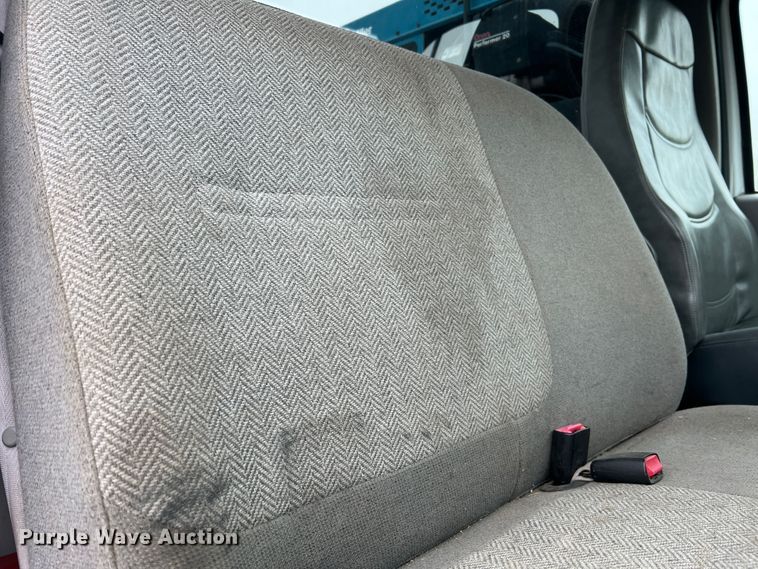 image for item DL4267 2000 Ford F650 Super Duty XL  utility / service truck