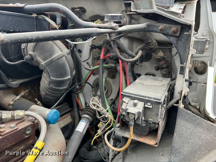 image for item DL4267 2000 Ford F650 Super Duty XL  utility / service truck