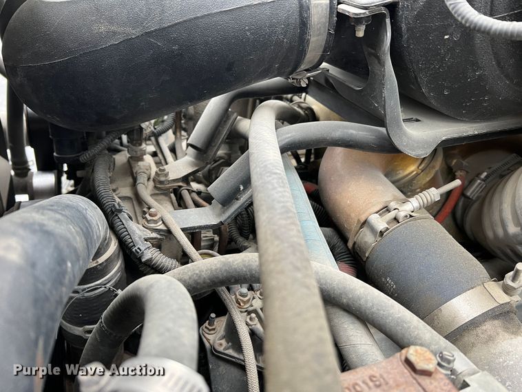 image for item DL4267 2000 Ford F650 Super Duty XL  utility / service truck