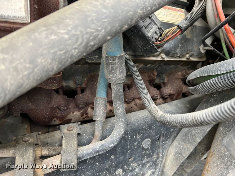 image for item DL4267 2000 Ford F650 Super Duty XL  utility / service truck