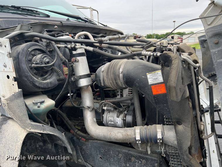 image for item DL4267 2000 Ford F650 Super Duty XL  utility / service truck