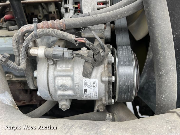 image for item DL4267 2000 Ford F650 Super Duty XL  utility / service truck