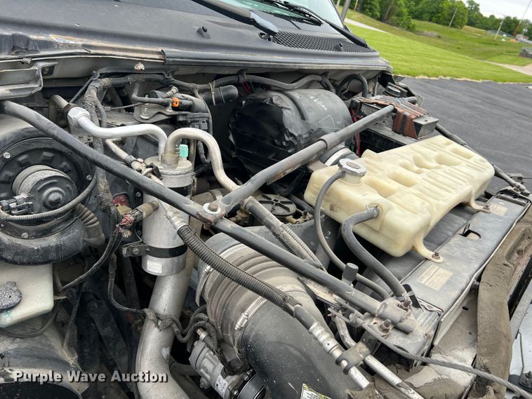 image for item DL4267 2000 Ford F650 Super Duty XL  utility / service truck