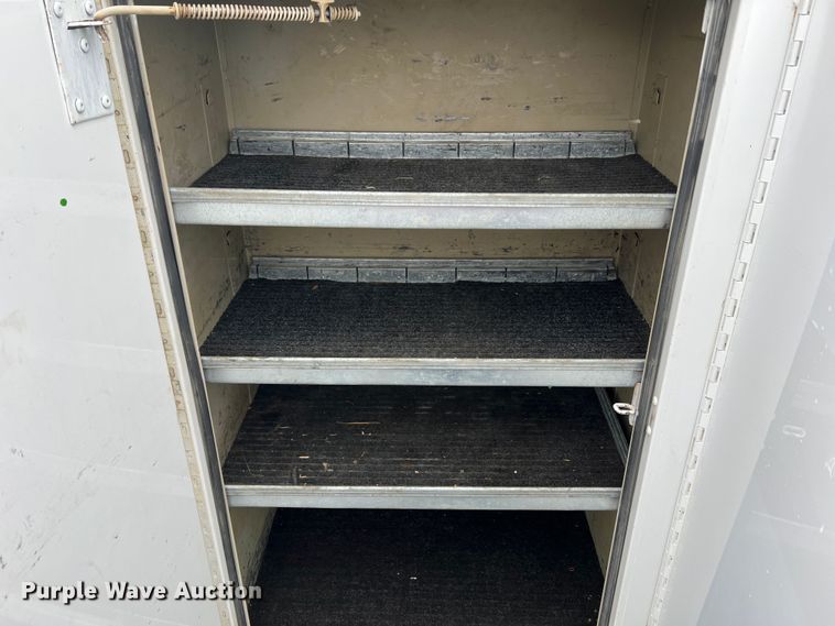 image for item DL4267 2000 Ford F650 Super Duty XL  utility / service truck