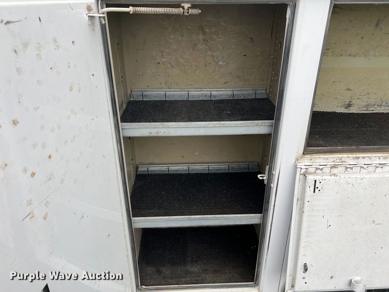 image for item DL4267 2000 Ford F650 Super Duty XL  utility / service truck