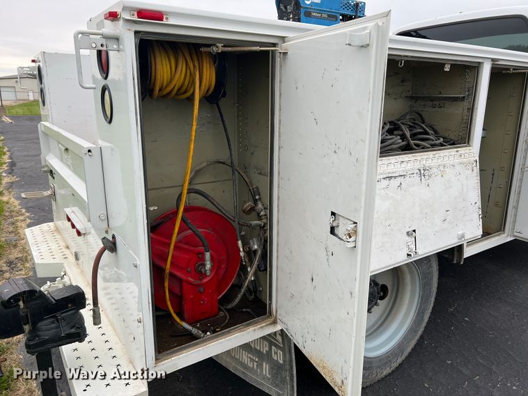 image for item DL4267 2000 Ford F650 Super Duty XL  utility / service truck