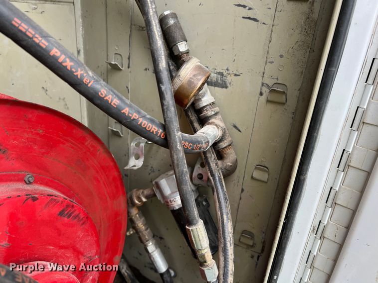 image for item DL4267 2000 Ford F650 Super Duty XL  utility / service truck