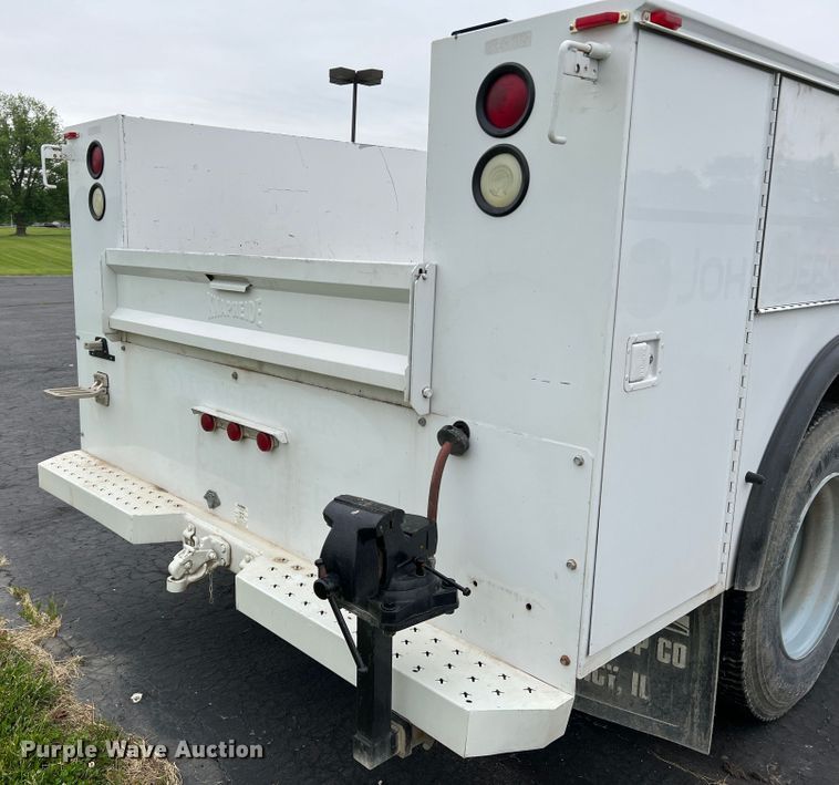 image for item DL4267 2000 Ford F650 Super Duty XL  utility / service truck