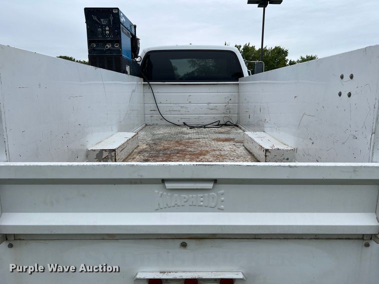 image for item DL4267 2000 Ford F650 Super Duty XL  utility / service truck