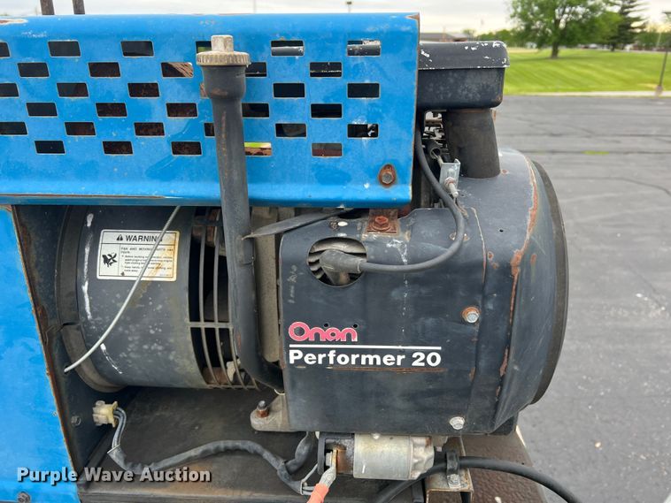 image for item DL4267 2000 Ford F650 Super Duty XL  utility / service truck