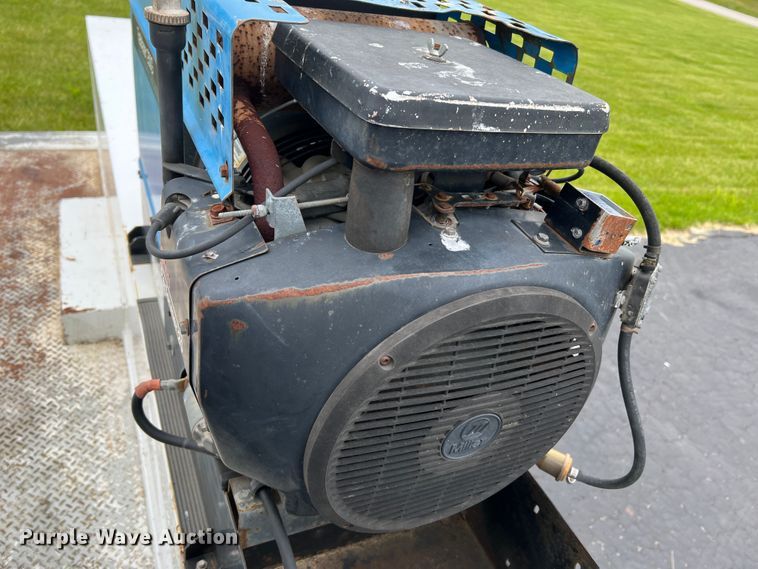 image for item DL4267 2000 Ford F650 Super Duty XL  utility / service truck