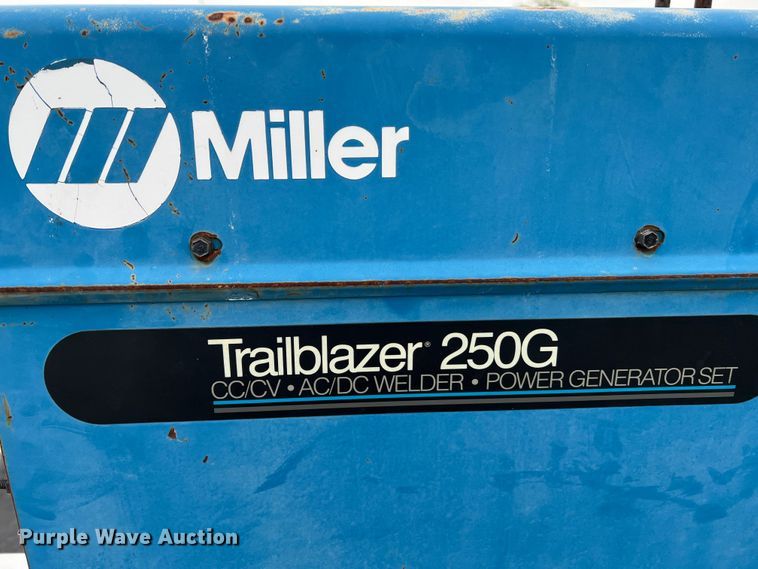 image for item DL4267 2000 Ford F650 Super Duty XL  utility / service truck