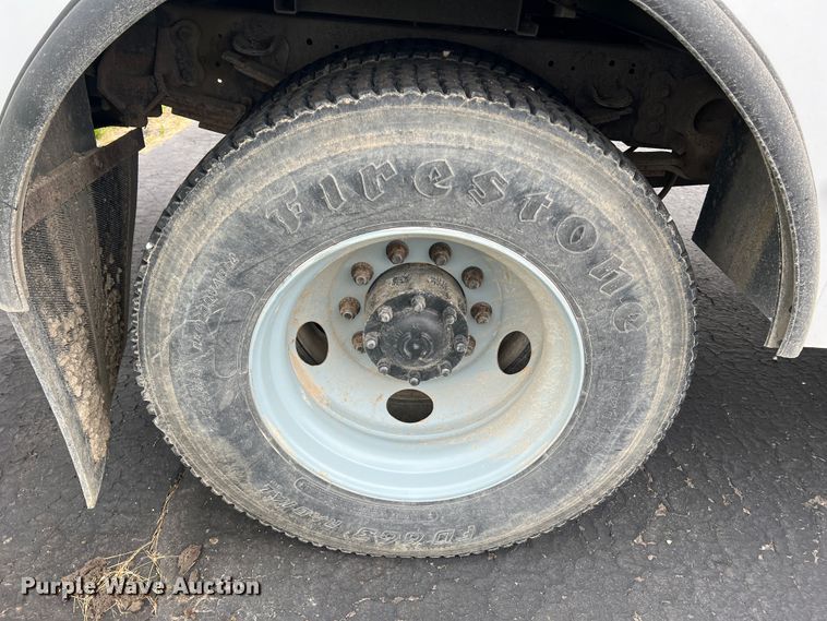 image for item DL4267 2000 Ford F650 Super Duty XL  utility / service truck