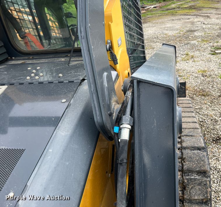 image for item DL4281 2017 John Deere 333G tracked skid steer loader