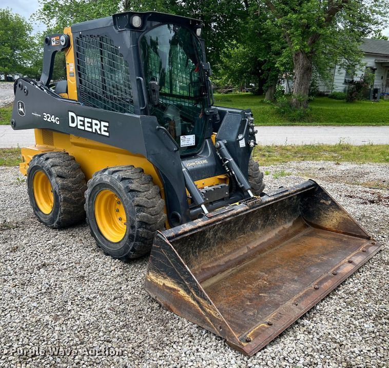 image for item DL4282 2019 John Deere 324G  skid steer loader