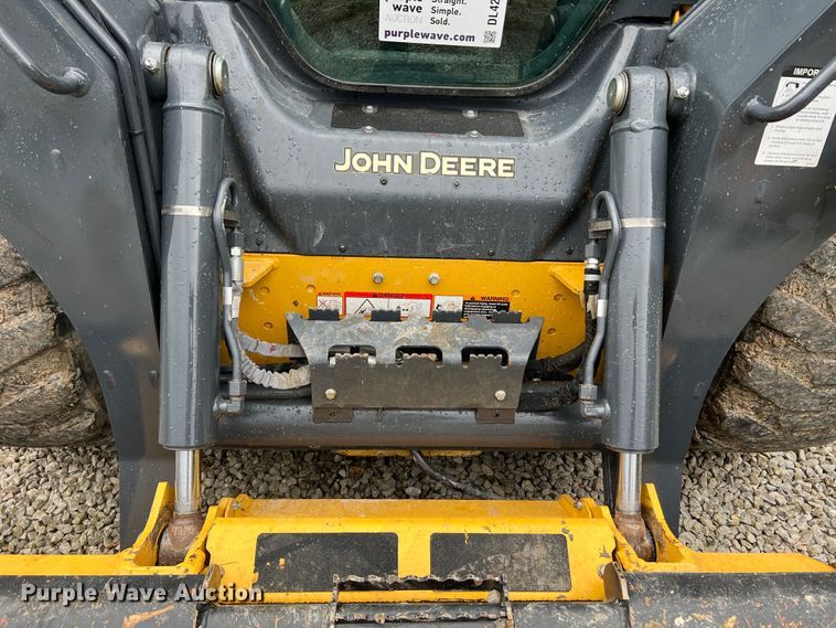 image for item DL4282 2019 John Deere 324G  skid steer loader