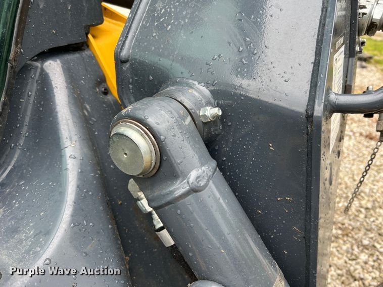 image for item DL4282 2019 John Deere 324G  skid steer loader