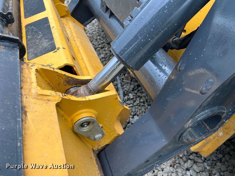 image for item DL4282 2019 John Deere 324G  skid steer loader