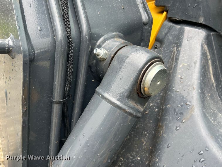 image for item DL4282 2019 John Deere 324G  skid steer loader