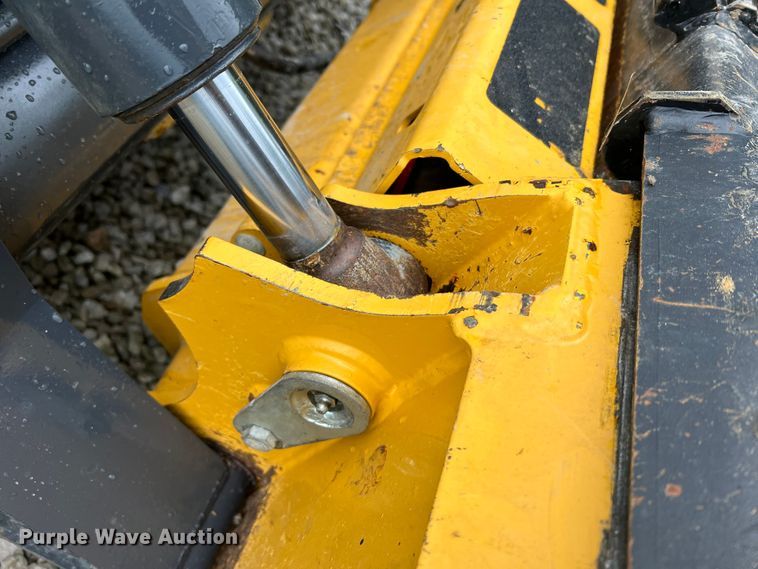 image for item DL4282 2019 John Deere 324G  skid steer loader