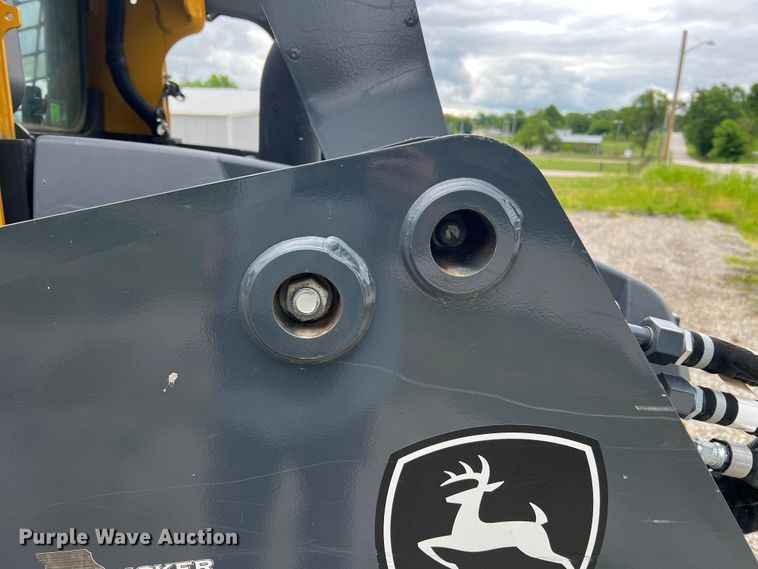 image for item DL4282 2019 John Deere 324G  skid steer loader