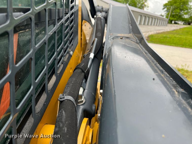 image for item DL4282 2019 John Deere 324G  skid steer loader