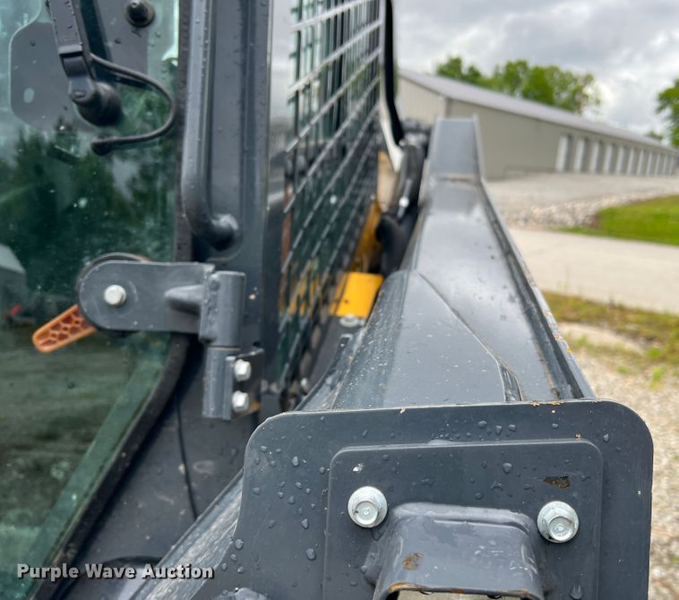 image for item DL4282 2019 John Deere 324G  skid steer loader